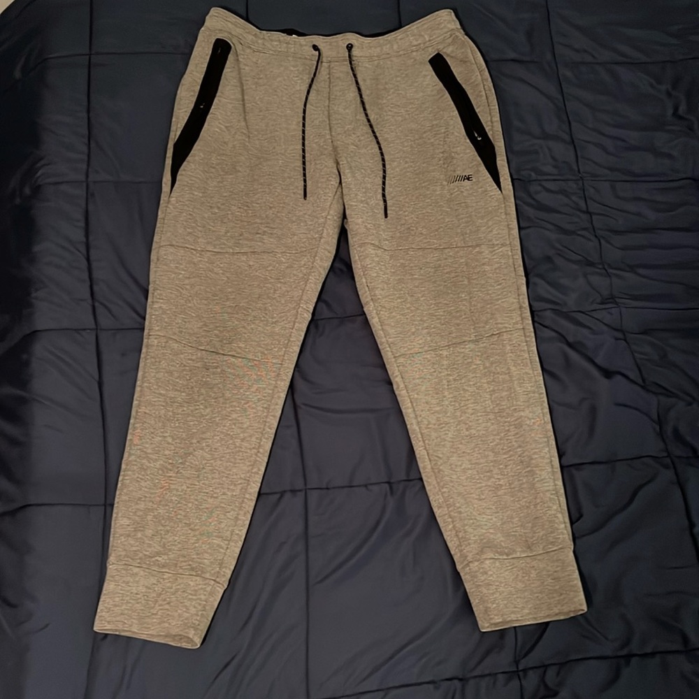 American Eagle Men’s Size L joggers